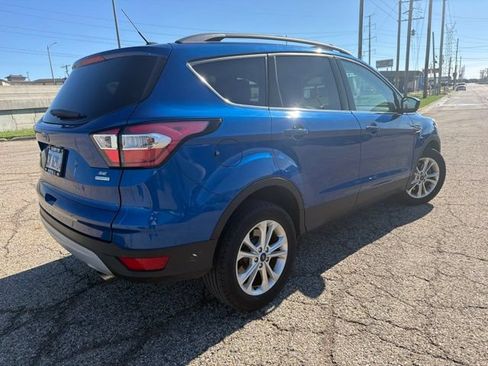 Used 2017 Ford Escape SE w/ Equipment Group 201A FWD image 3