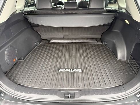 Used 2022 Toyota RAV4 Limited image 31