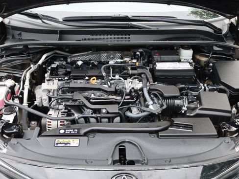 Certified 2025 Toyota Corolla SE FWD image 13