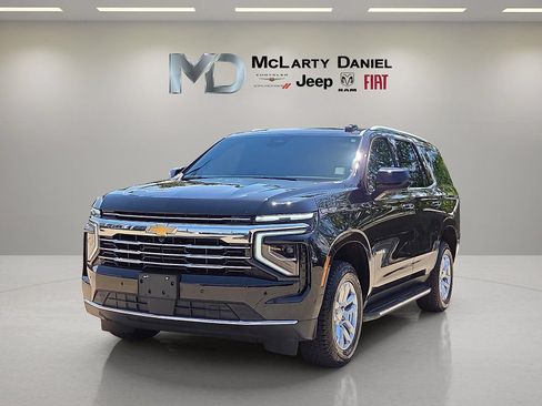 Used 2025 Chevrolet Tahoe LT AWD/4WD image 2