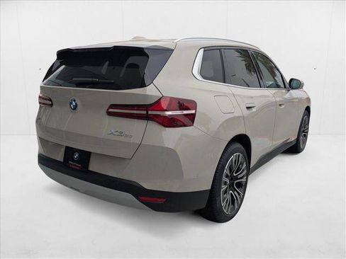 Used 2025 BMW X3 xDrive30i w/ Premium Package image 2