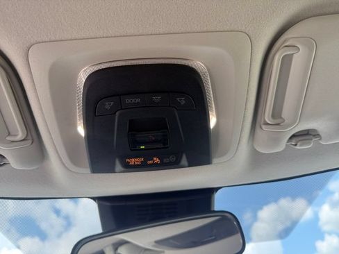 Used 2025 Toyota Corolla LE FWD image 31