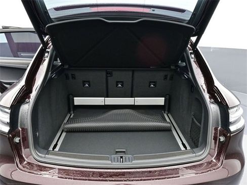 Used 2024 Porsche Macan GTS image 25