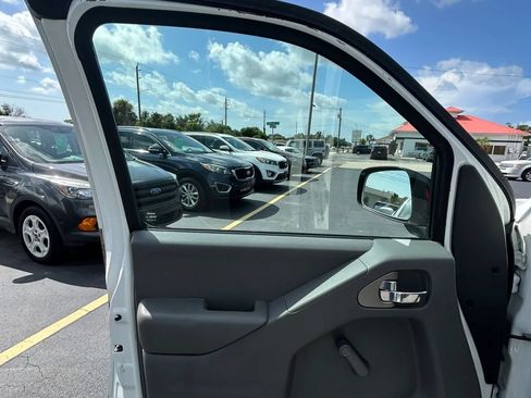Used 2018 Nissan Frontier SV RWD image 22