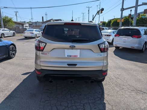 Used 2017 Ford Escape SE w/ Equipment Group 201A AWD/4WD image 7