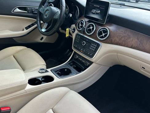 Used 2017 Mercedes-Benz GLA 250 4MATIC image 20