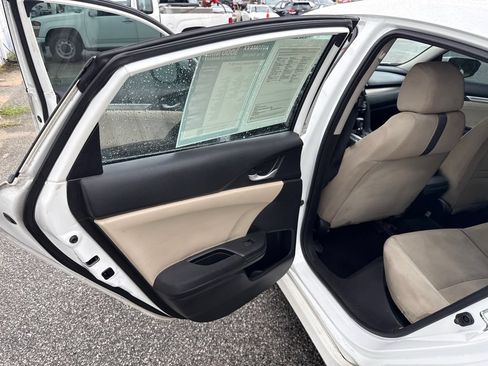 Used 2018 Honda Civic EX-T image 11