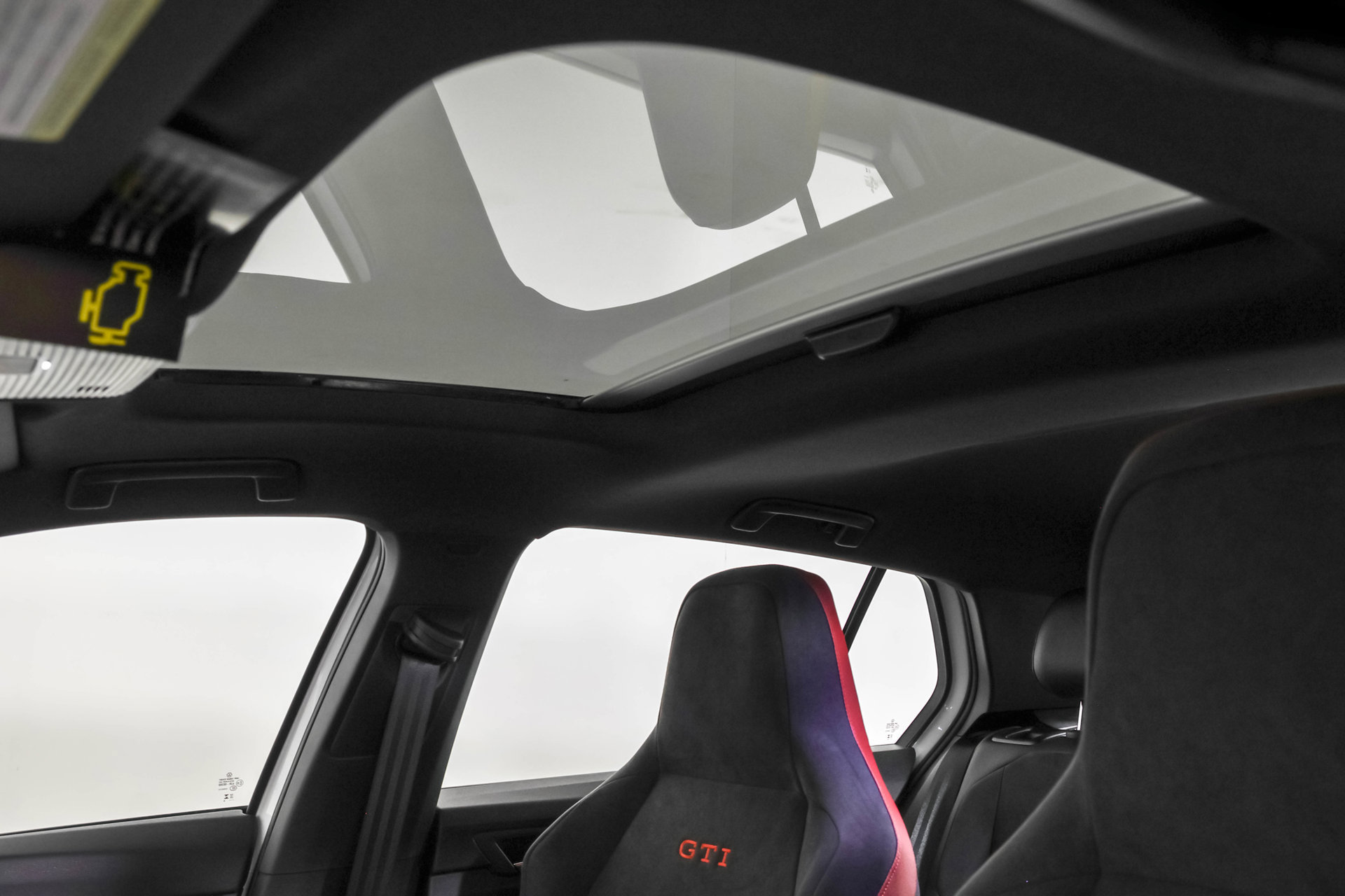 New 2026 Volkswagen GTI SE FWD image 18