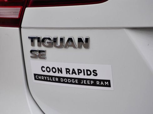 Used 2020 Volkswagen Tiguan SE w/ Panoramic Sunroof Package image 52