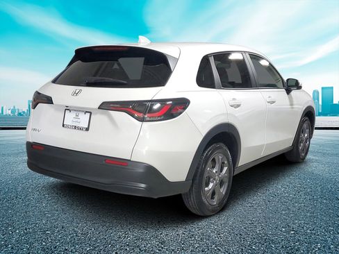 Certified 2026 Honda HR-V LX image 4