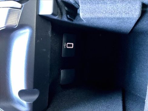 Used 2020 Lincoln MKZ FWD image 26