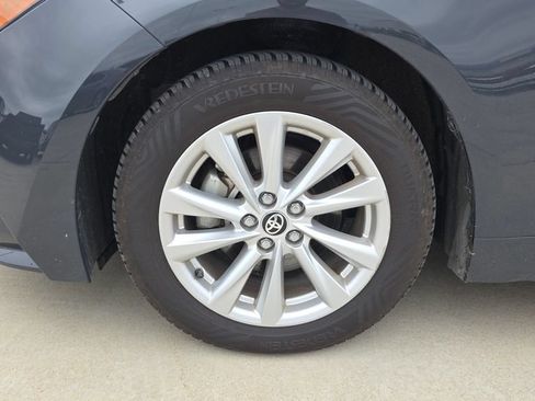 Used 2025 Toyota Corolla XLE FWD image 10