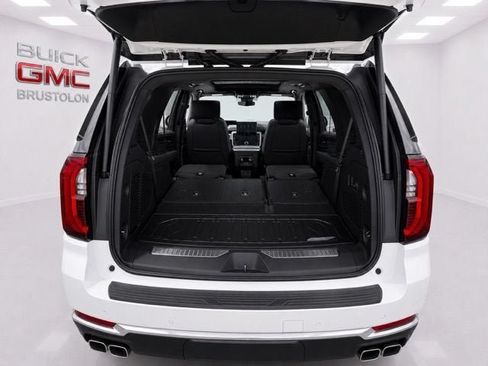 New 2026 GMC Yukon Denali w/ Advanced Technology Package AWD/4WD image 11