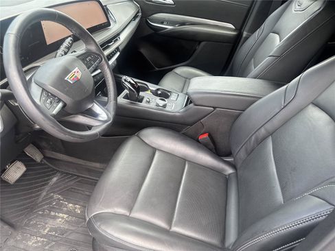 Used 2025 Cadillac XT4 Premium Luxury w/ Technology Package FWD image 12