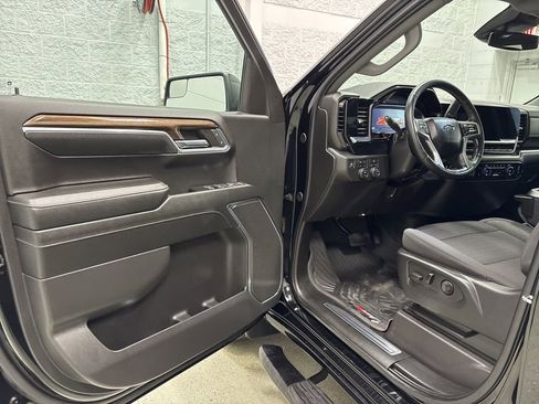 Used 2024 Chevrolet Silverado 1500 RST AWD/4WD image 15
