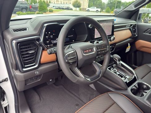 Used 2026 GMC Canyon AT4 w/ AT4 Premium Package AWD/4WD image 23