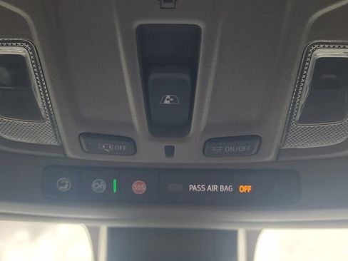 Used 2023 GMC Sierra 2500 SLT w/ SLT Premium Package AWD/4WD image 38