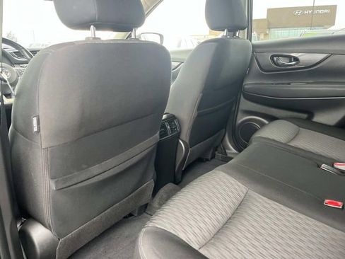 Used 2019 Nissan Rogue SV w/ Premium Package image 20