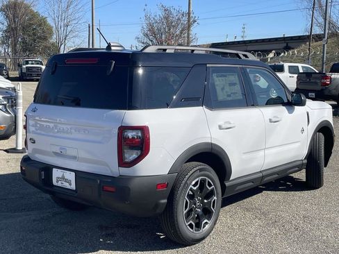 New 2025 Ford Bronco Sport Outer Banks image 3