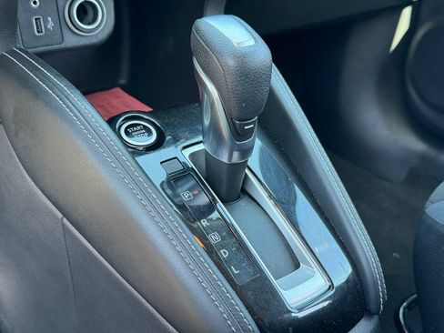 Used 2018 Nissan Kicks SV FWD image 12