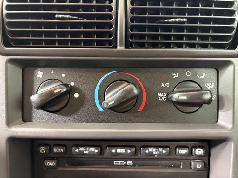Used 2004 Ford Mustang GT RWD image 18