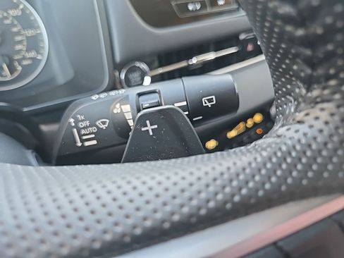 Used 2025 Mitsubishi Outlander SE image 44