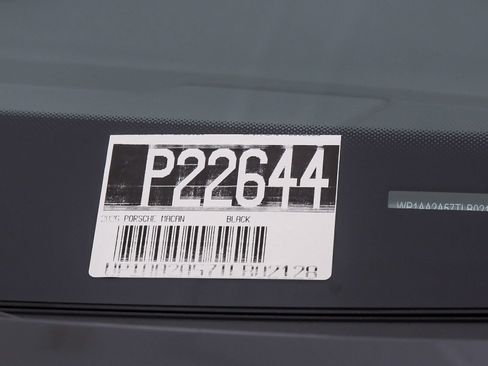 Certified 2026 Porsche Macan AWD/4WD image 32