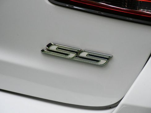 Used 2016 Chevrolet SS RWD image 9