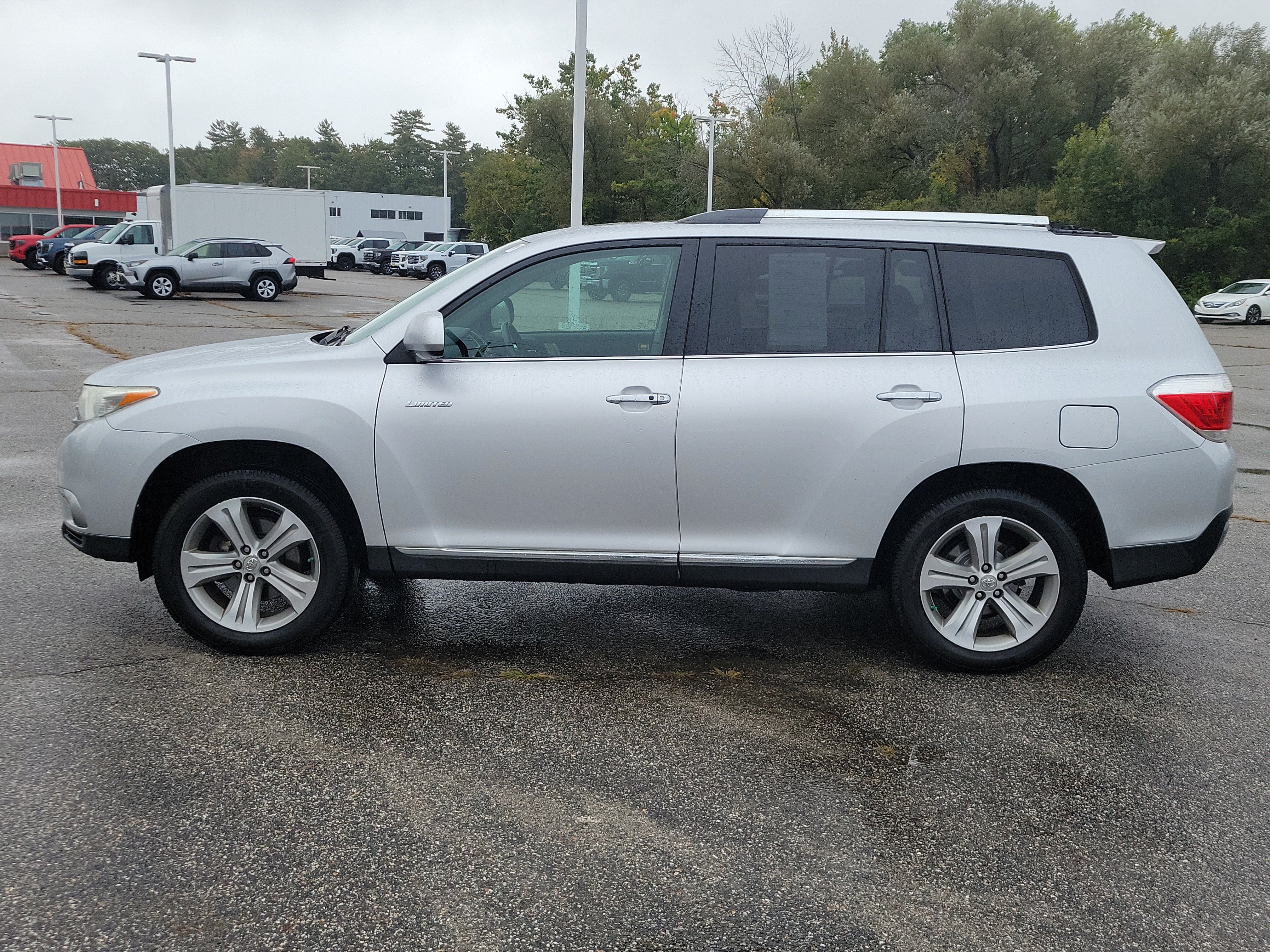 Used 2013 Toyota Highlander Limited AWD/4WD image 8