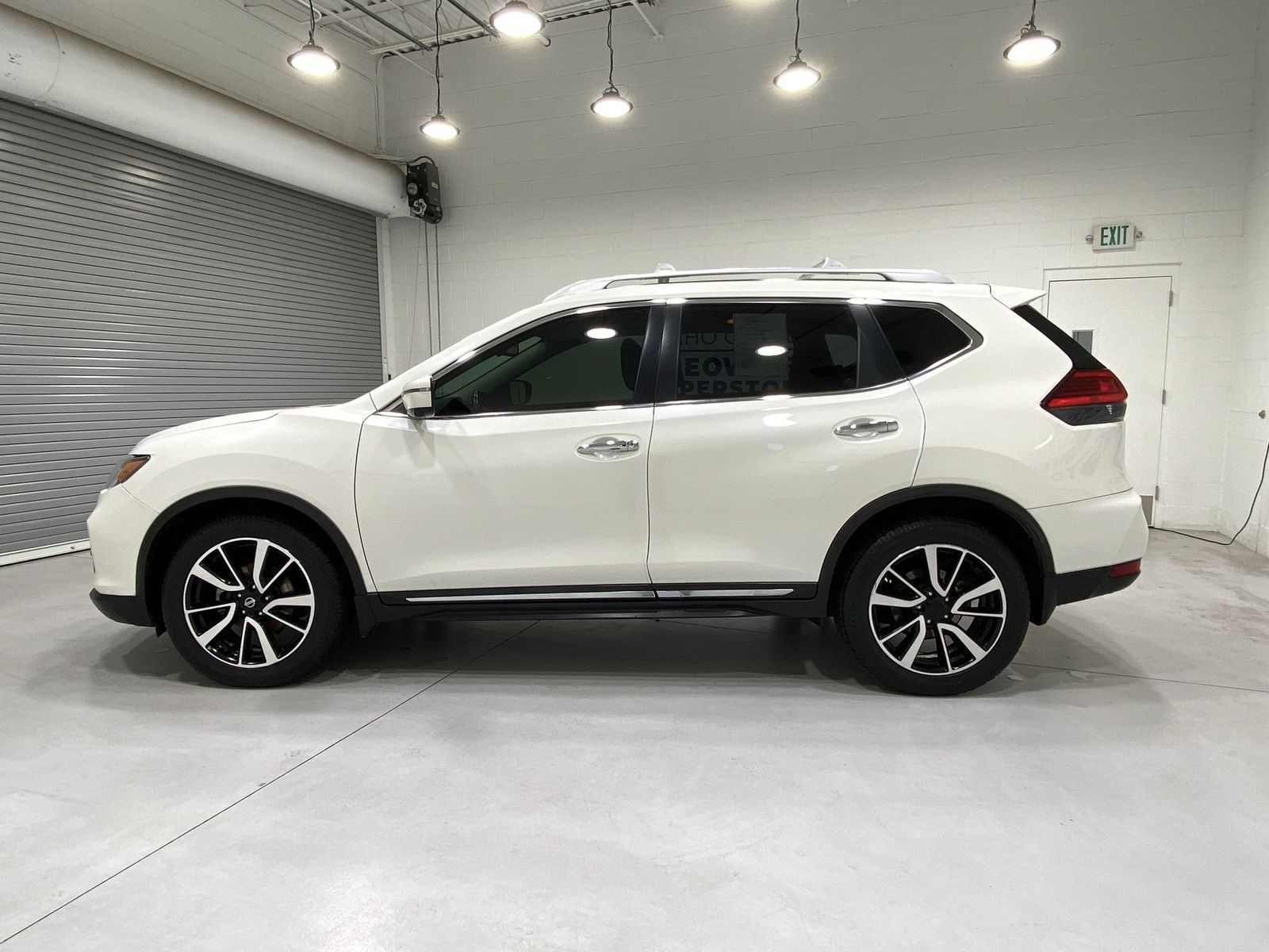 Used 2017 Nissan Rogue SL w/ SL Premium Package AWD/4WD image 5