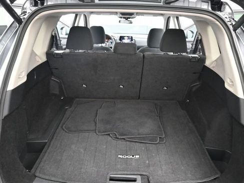 Used 2025 Nissan Rogue SV FWD image 18