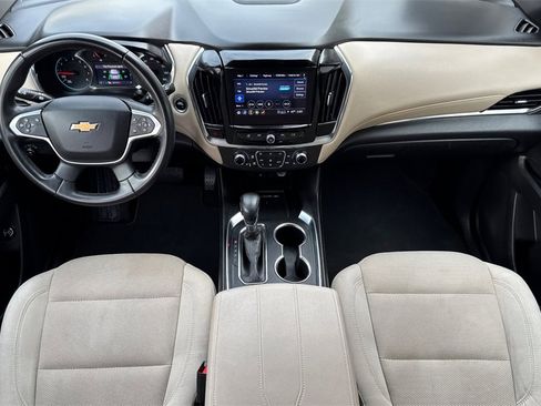 Used 2023 Chevrolet Traverse LT w/ Rear Camera Mirror Package image 14