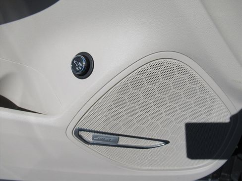 Used 2022 Buick Envision Avenir w/ Technology Package II image 21