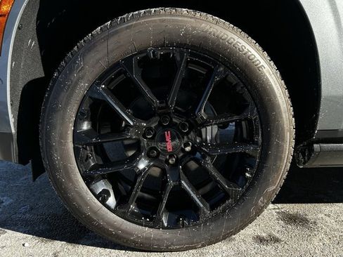 New 2026 GMC Yukon Denali w/ Denali Reserve Package image 10