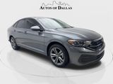 Used 2022 Volkswagen Jetta SE w/ Panoramic Sunroof Package image 4