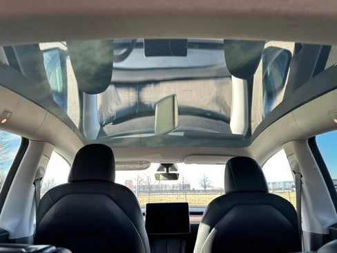 Used 2021 Tesla Model Y Long Range image 13