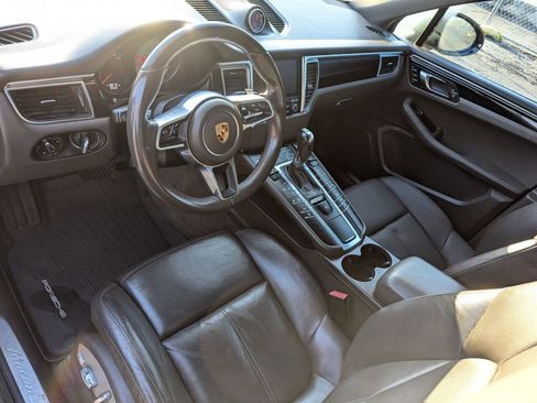 Used 2017 Porsche Macan S image 4