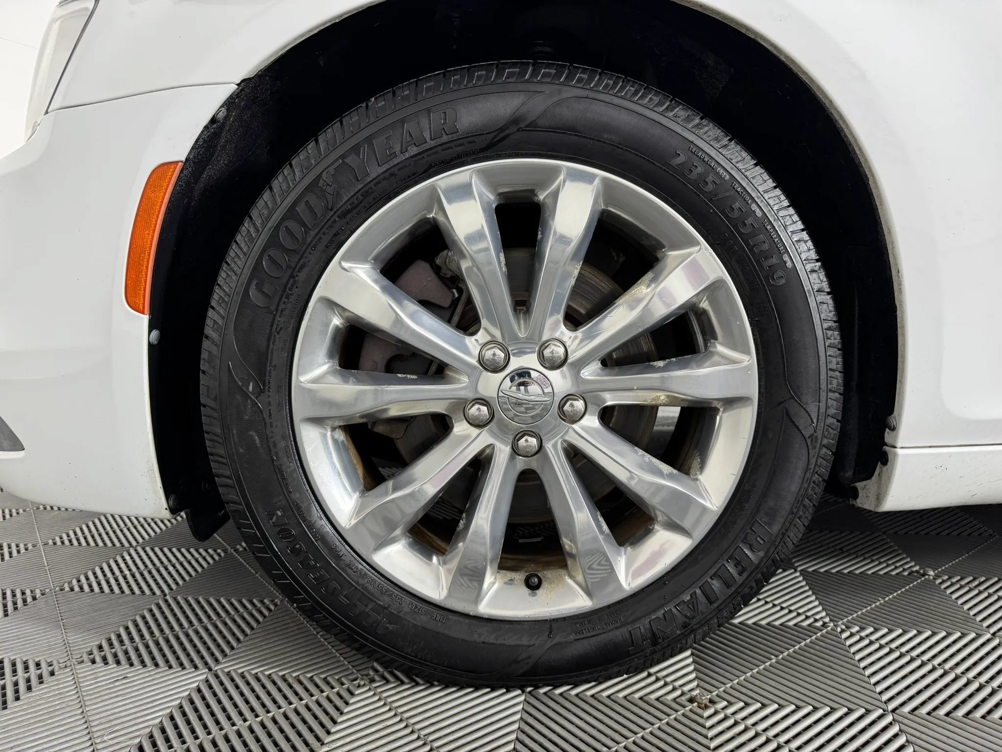 Used 2017 Chrysler 300 Limited w/ Driver Convenience Group AWD/4WD image 43