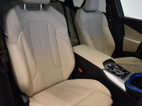 Used 2025 BMW X3 xDrive30i AWD/4WD image 6