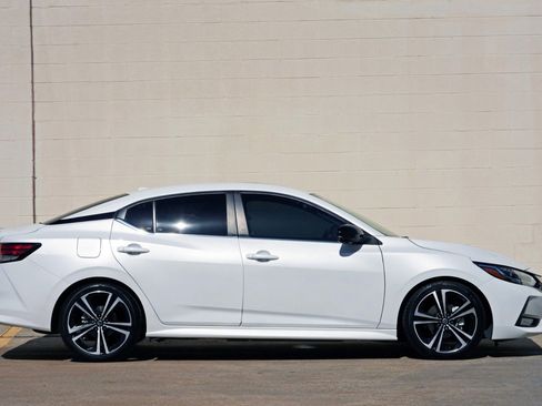Used 2020 Nissan Sentra SR w/ Premium Package image 48