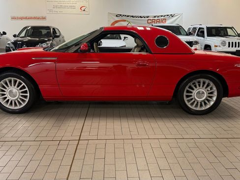 Used 2005 Ford Thunderbird image 40