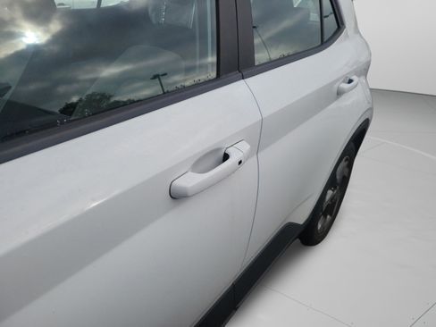 Used 2024 Hyundai Venue SEL FWD image 28