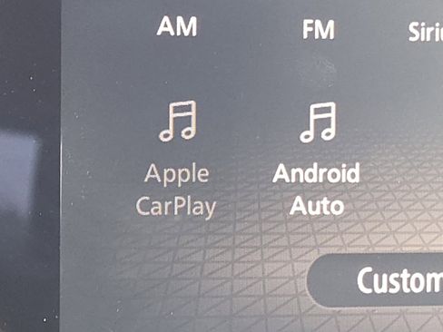 Used 2021 Nissan Rogue SV image 3