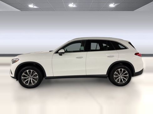 Certified 2024 Mercedes-Benz GLC 300 image 2