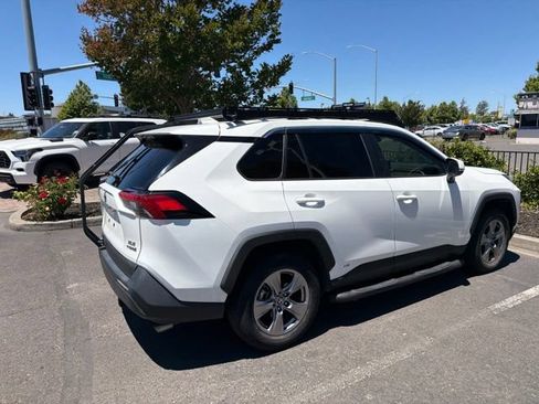 Used 2022 Toyota RAV4 XLE w/ Convenience Package AWD/4WD image 4