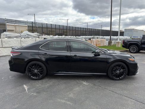 Used 2022 Toyota Camry XSE w/ Navigation Package image 9
