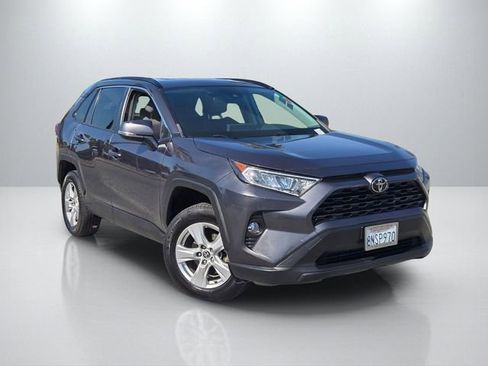 Used 2020 Toyota RAV4 XLE w/ Carpet Mat Package FWD image 1