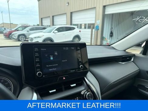 Used 2022 Toyota Venza LE AWD/4WD image 14
