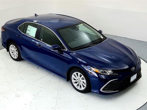 Certified 2023 Toyota Camry LE image 13