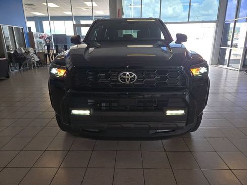 Used 2025 Toyota 4Runner TRD Off-Road Premium AWD/4WD image 3